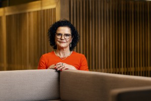 Kuvaaja: Christoffer Björklund. Kuvassa rehtori Minna Martikainen.