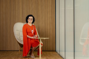 Kuvaaja: Christoffer Björklund. Kuvassa rehtori Minna Martikainen.